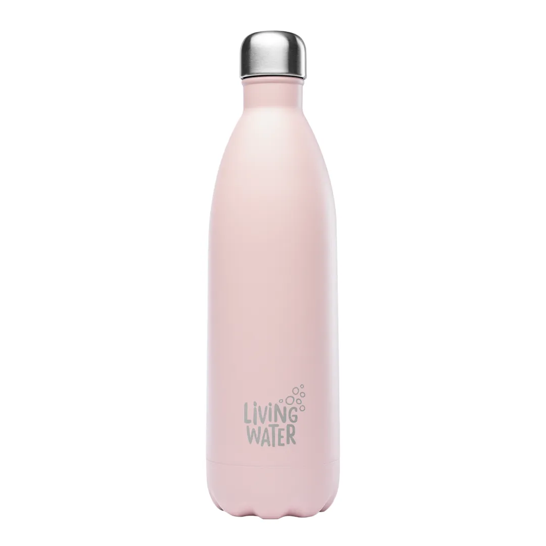 Wasserflasche in Rosa mit silbernem Deckel und dem Schriftzug "Living Water".