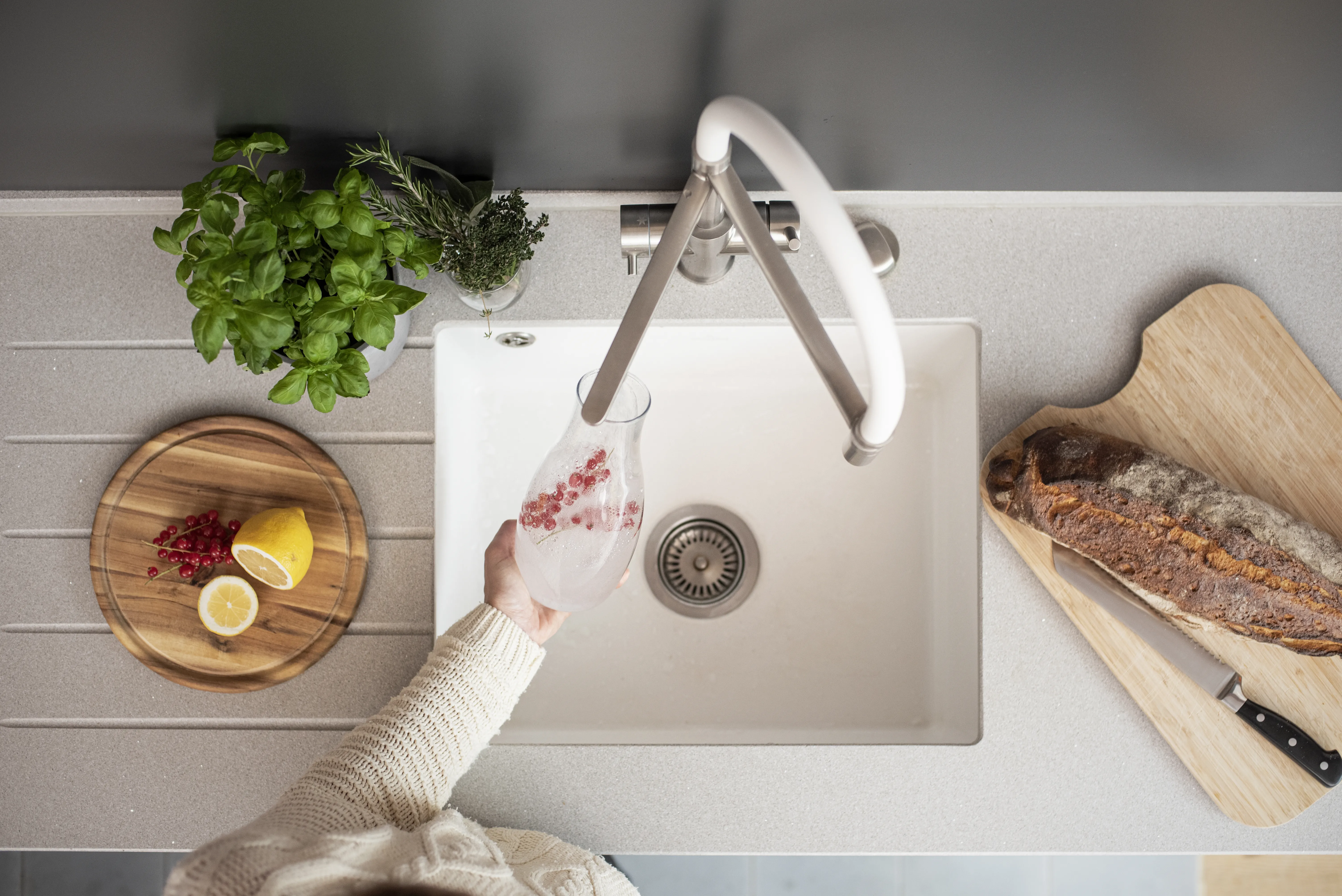 Unverpacktes Wasser direkt aus dem Hahn mit Living Water Mirkoplastik im Körper gefährlich, Mikroplasitk filtern mit Living Water