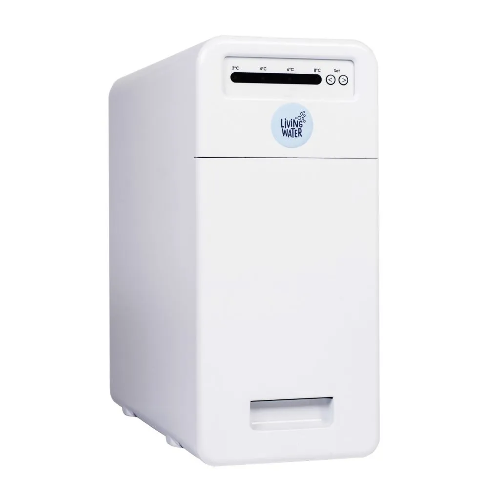 Weißer Wasserspender mit Temperaturanzeigen und einem Logo.