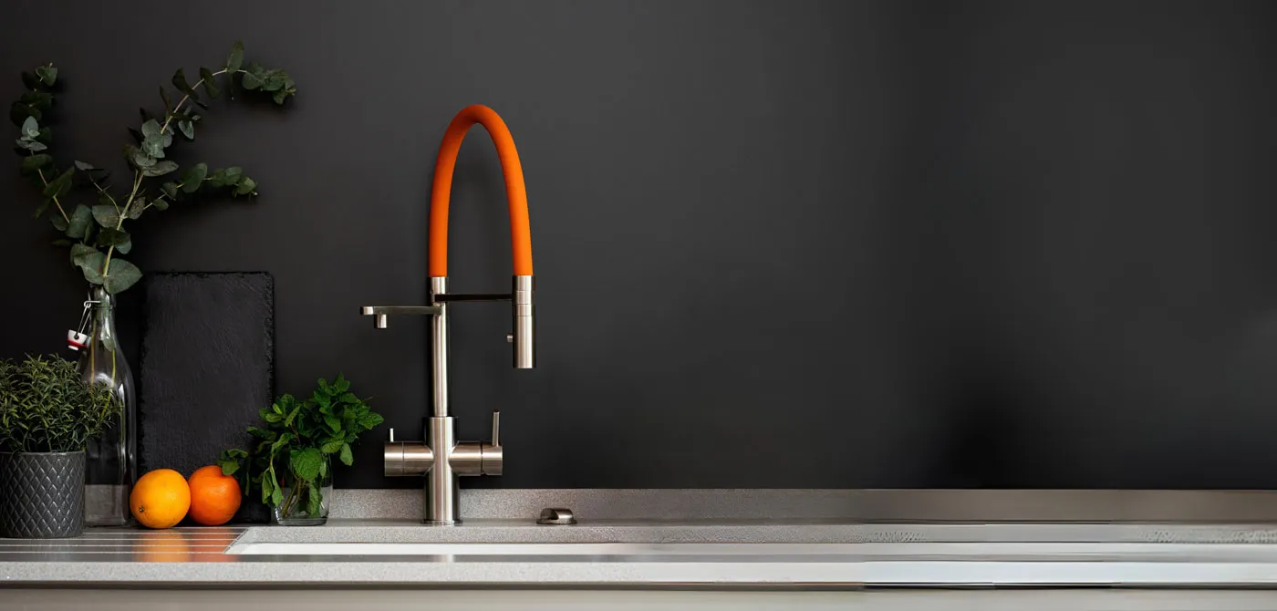 Vorschau: Living Water Wasserfilteranlage mit Wasserfilter, Edelstahl gebürstet Brauseauslauf orange
