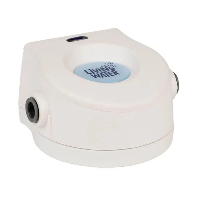 Weißer Wasserfilter mit der Aufschrift "Living Water".