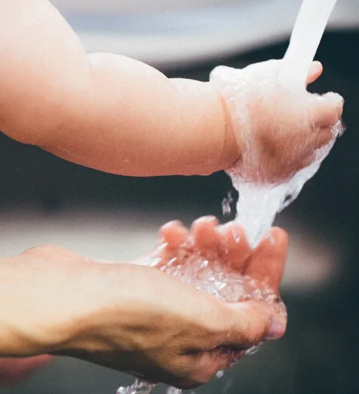 Baby Wasser aus der Leitung babywasser, baby wasser, babywasser für babynahrung, leitung