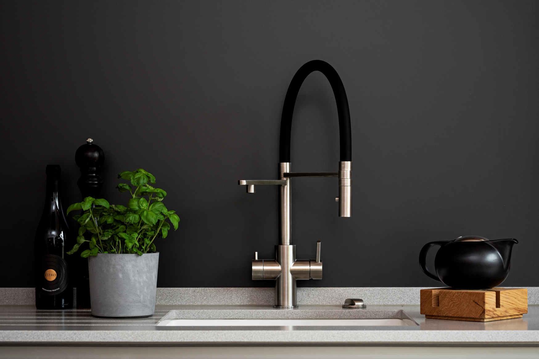 Wasserspender, Edelstahl-Armatur, italienische Design-Armatur Wasserspender, Edelstahl-Armatur, italienische Design-Armatur